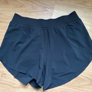 CRZ YOGA Black - high rise dolphin shorts, size medium